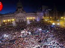 Prevención y fiesta ante miles de personas en Plaza Congreso